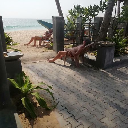 Rainbow Beach Hotel Hikkaduwa Dış mekan fotoğraf
