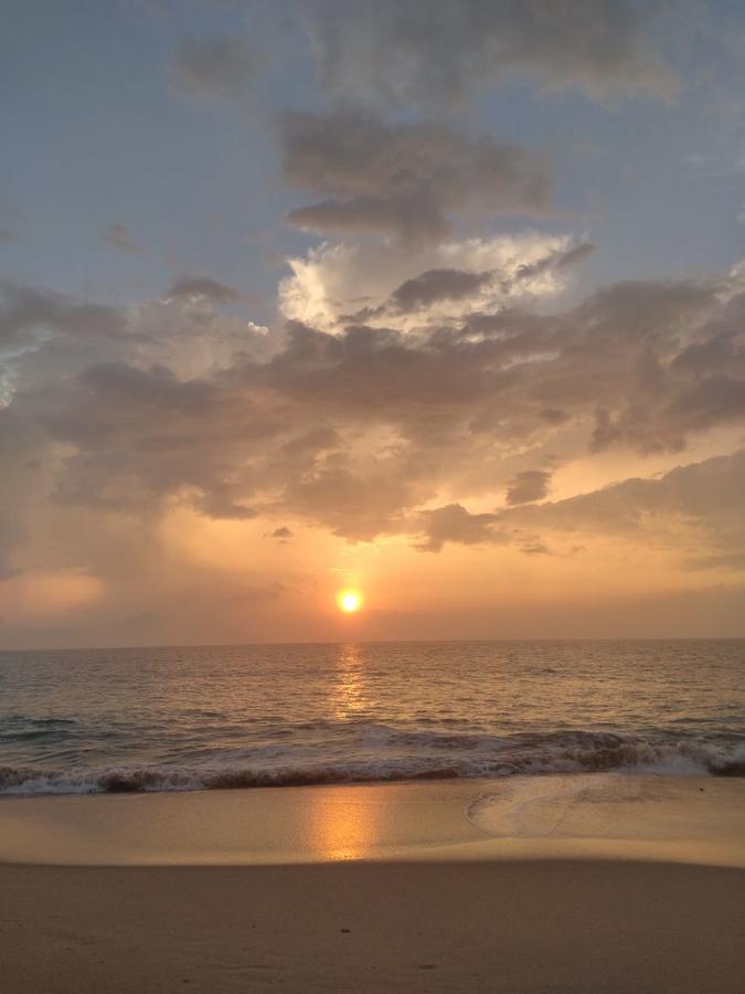 Rainbow Beach Hotel Hikkaduwa Dış mekan fotoğraf